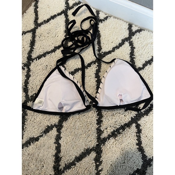 Cupshe 2 Piece Triangle Bikini Swimsuit Large White W Black Stripe NWT - Picture 2 of 4